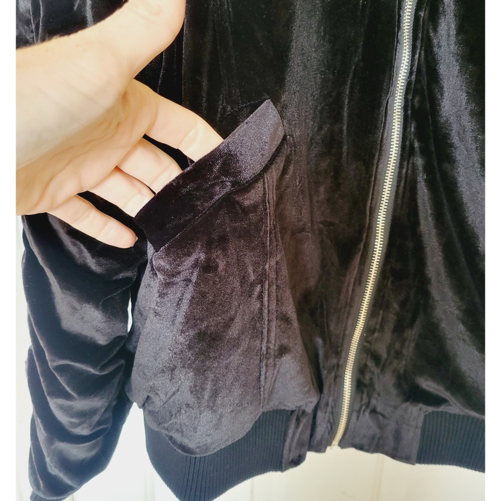 NWT Black Velvet Ruched Sleeve Bomber Jacket - Picture 9 of 13